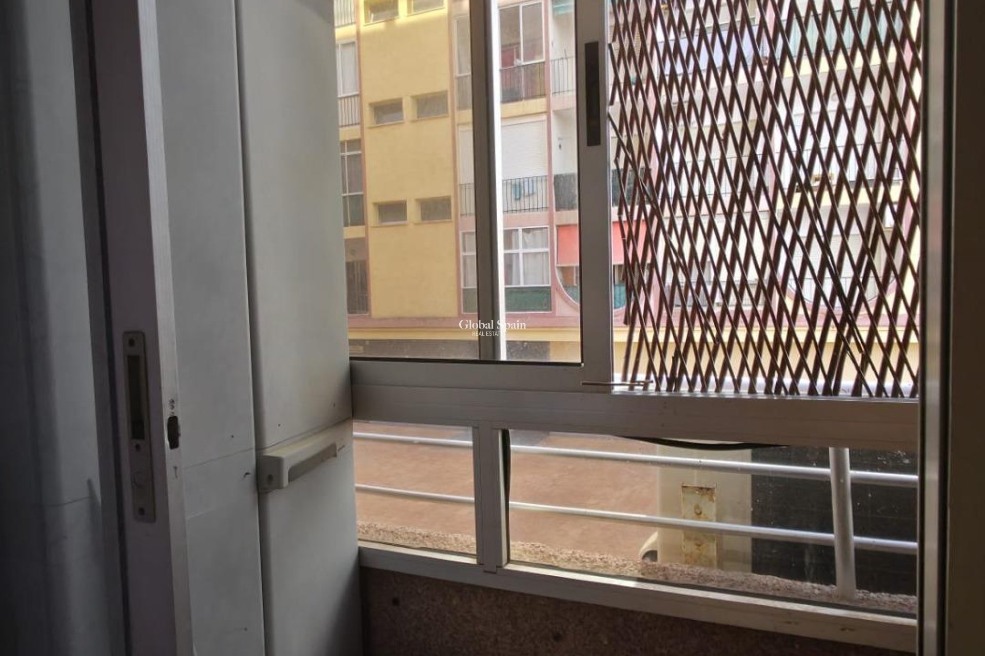 Venta - APARTAMENTO -
TORREVIEJA - Playa del Cura