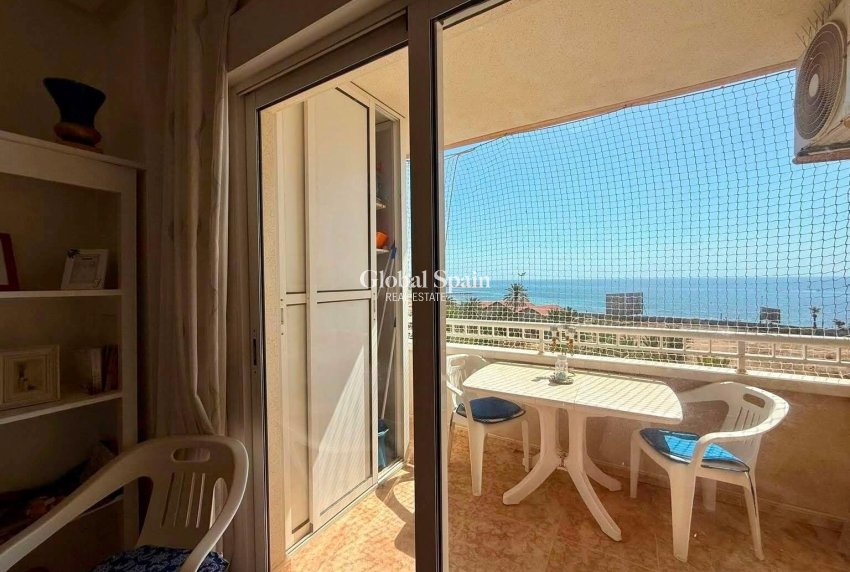 Venta - APARTAMENTO -
TORREVIEJA - Playa del Cura