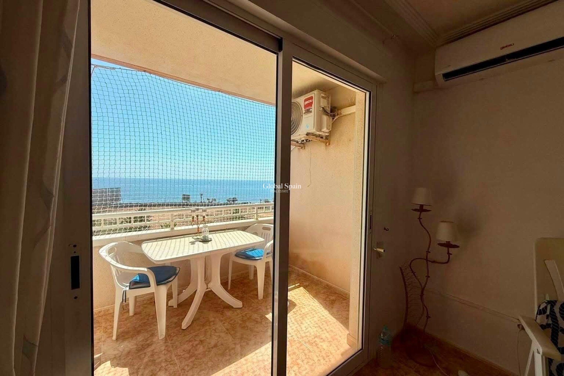 Venta - APARTAMENTO -
TORREVIEJA - Playa del Cura