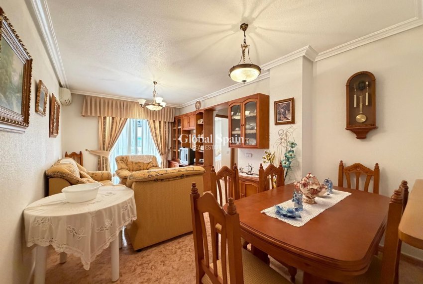 Venta - APARTAMENTO -
TORREVIEJA - Playa del Cura