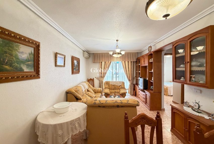 Venta - APARTAMENTO -
TORREVIEJA - Playa del Cura