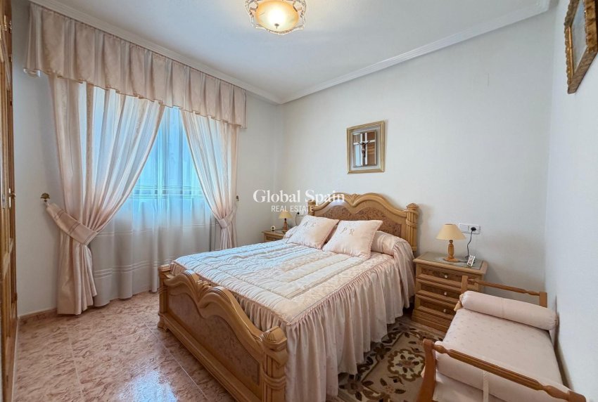 Venta - APARTAMENTO -
TORREVIEJA - Playa del Cura