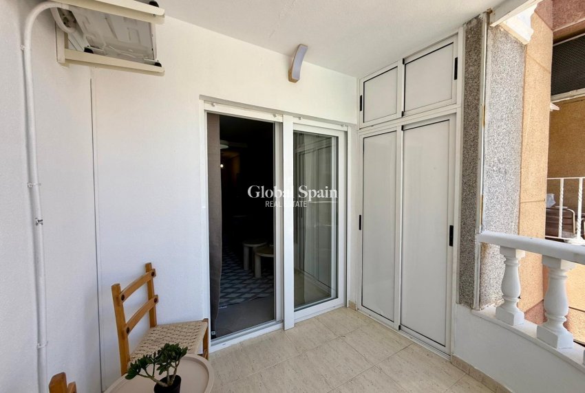 Venta - APARTAMENTO -
TORREVIEJA - Playa del Cura
