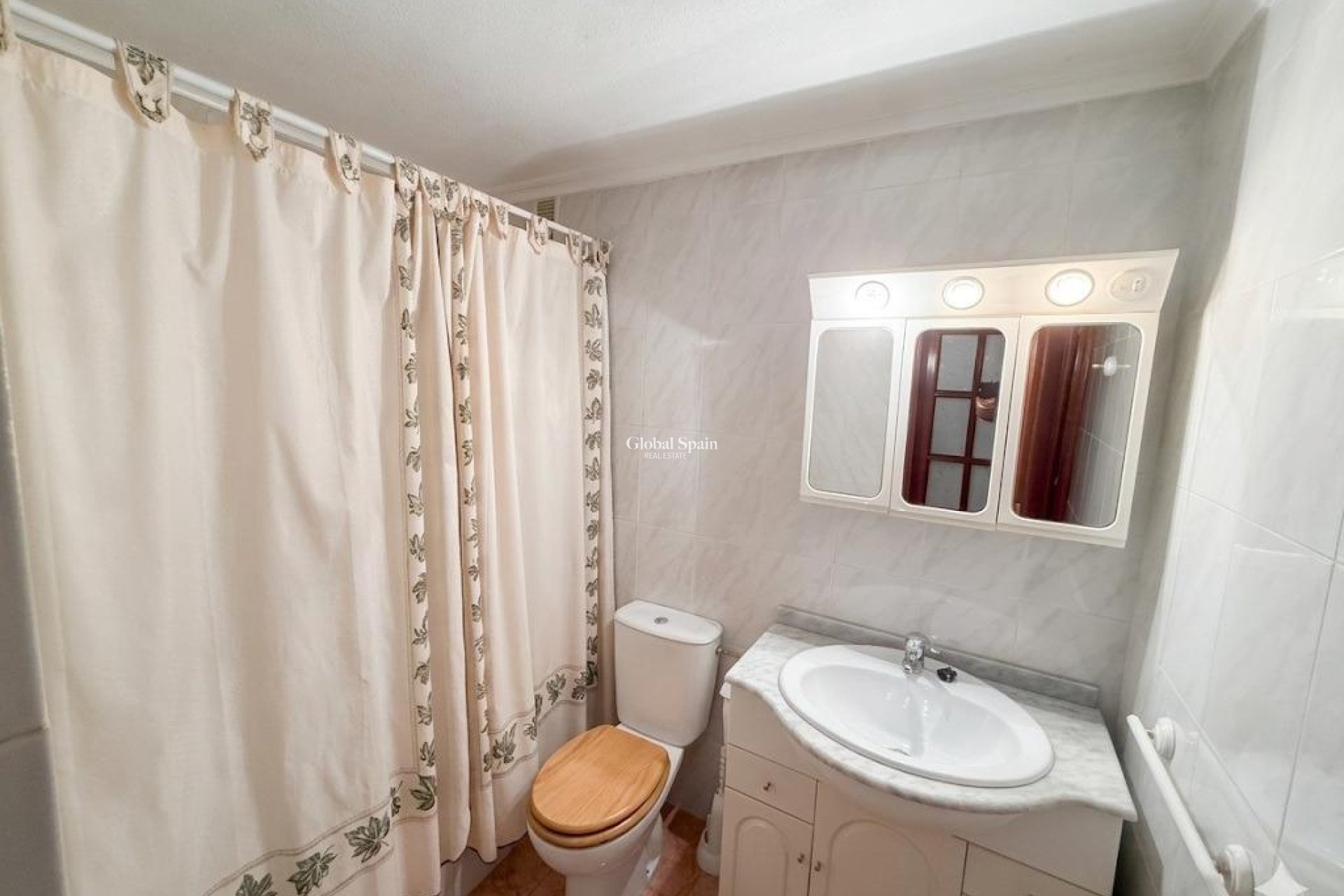 Venta - APARTAMENTO -
TORREVIEJA - Playa del cura