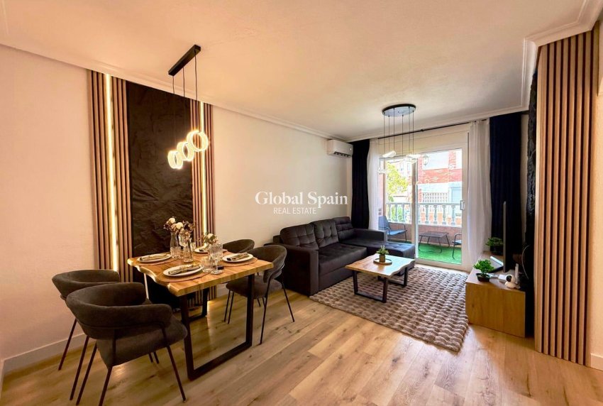 Venta - APARTAMENTO -
TORREVIEJA - Playa del Cura