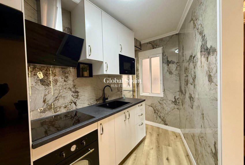 Venta - APARTAMENTO -
TORREVIEJA - Playa del Cura