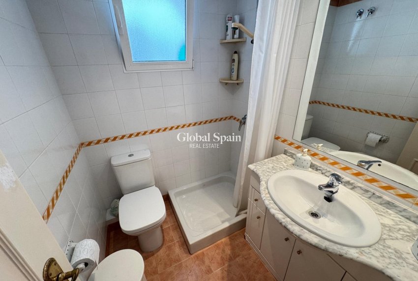 Venta - APARTAMENTO -
TORREVIEJA - Playa del Cura