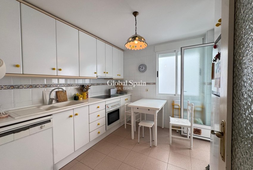 Venta - APARTAMENTO -
TORREVIEJA - Playa del Cura