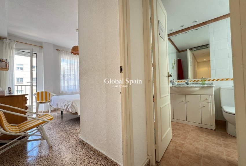 Venta - APARTAMENTO -
TORREVIEJA - Playa del Cura