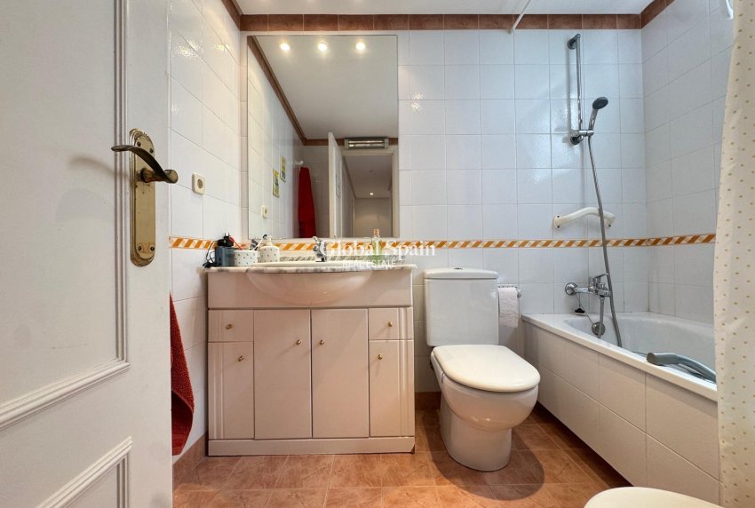 Venta - APARTAMENTO -
TORREVIEJA - Playa del Cura