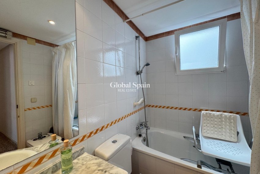 Venta - APARTAMENTO -
TORREVIEJA - Playa del Cura