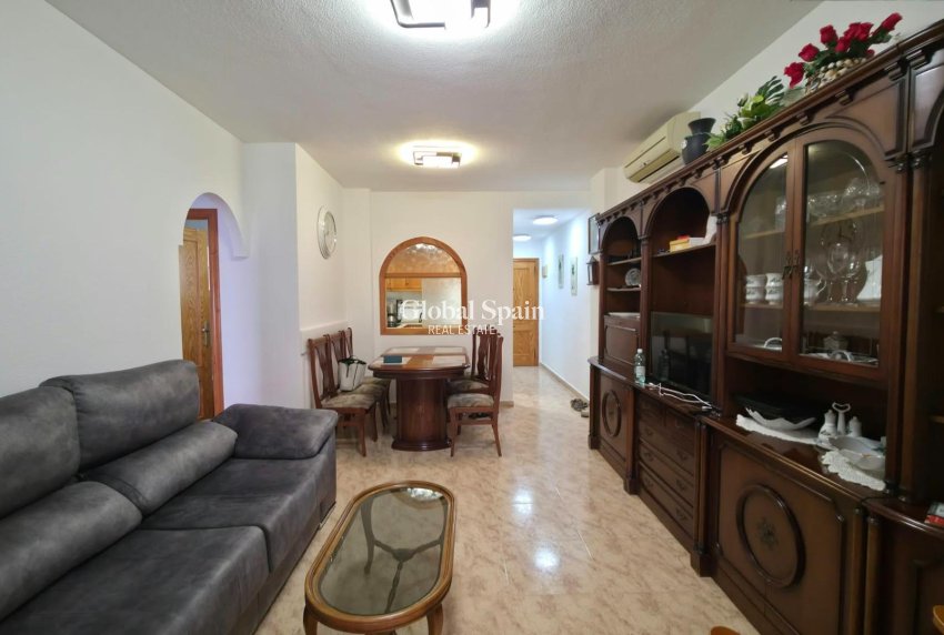 Venta - APARTAMENTO -
TORREVIEJA - Playa del Cura