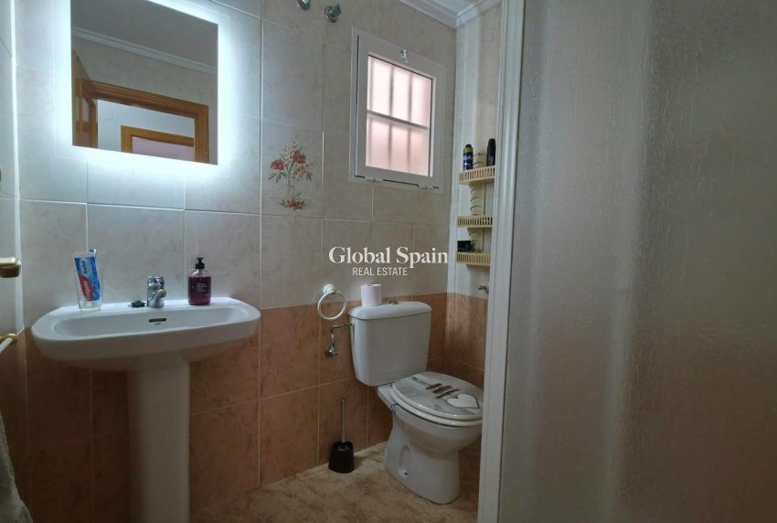 Venta - APARTAMENTO -
TORREVIEJA - Playa del Cura