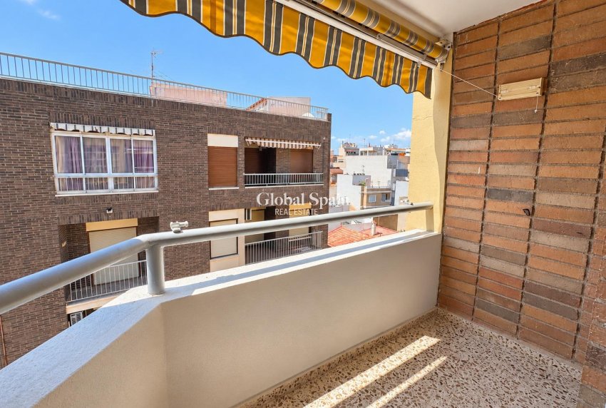 Venta - APARTAMENTO -
TORREVIEJA - Playa del cura