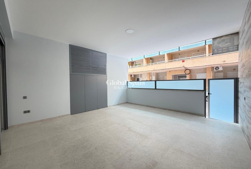 Venta - APARTAMENTO -
TORREVIEJA - Playa del Cura