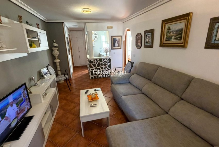 Venta - APARTAMENTO -
TORREVIEJA - Playa del Cura