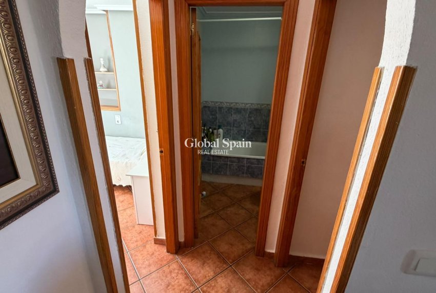 Venta - APARTAMENTO -
TORREVIEJA - Playa del Cura