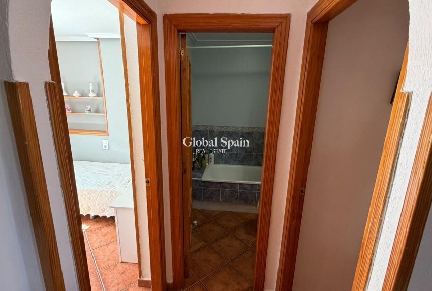 Venta - APARTAMENTO -
TORREVIEJA - Playa del Cura