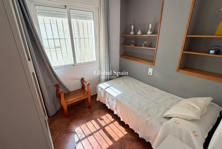 Venta - APARTAMENTO -
TORREVIEJA - Playa del Cura