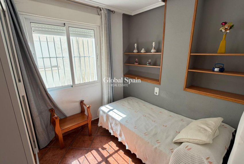 Venta - APARTAMENTO -
TORREVIEJA - Playa del Cura