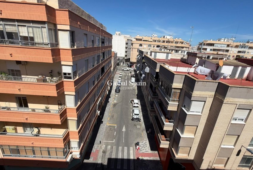 Venta - APARTAMENTO -
TORREVIEJA - Playa del Cura