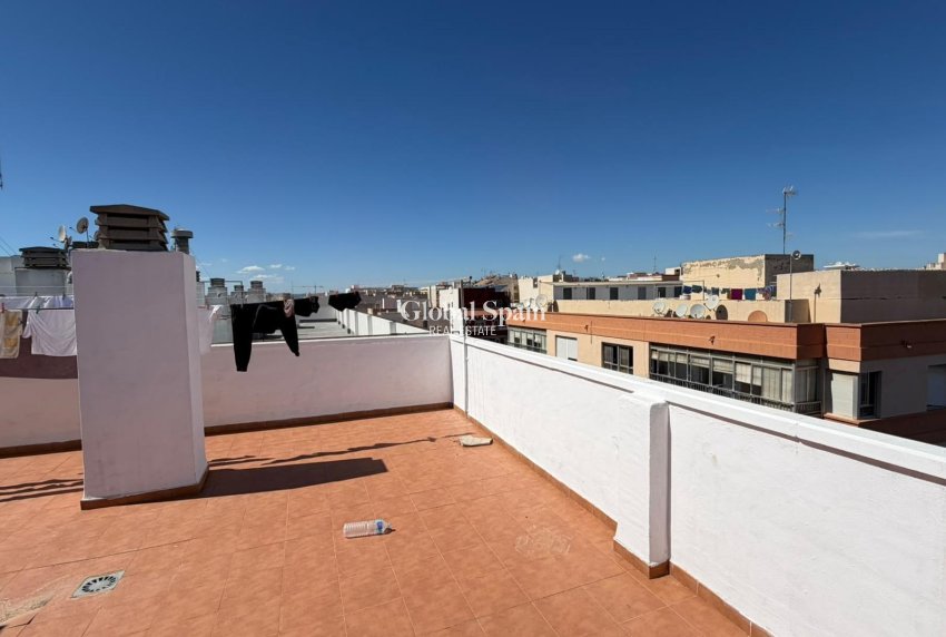 Venta - APARTAMENTO -
TORREVIEJA - Playa del Cura