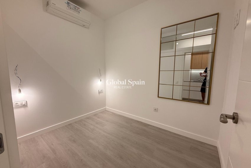 Venta - APARTAMENTO -
TORREVIEJA - Playa del Cura