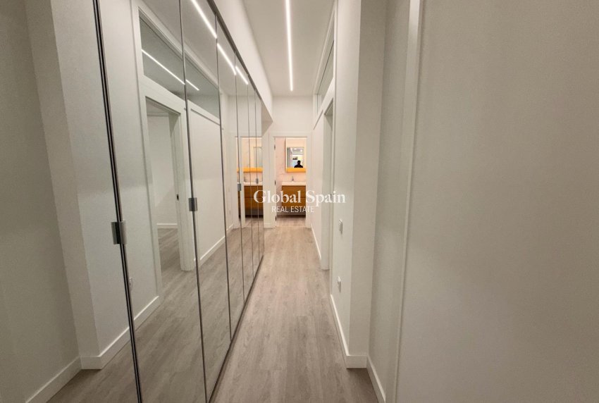 Venta - APARTAMENTO -
TORREVIEJA - Playa del Cura