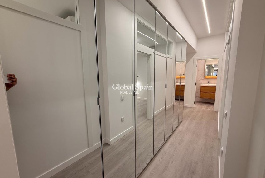 Venta - APARTAMENTO -
TORREVIEJA - Playa del Cura