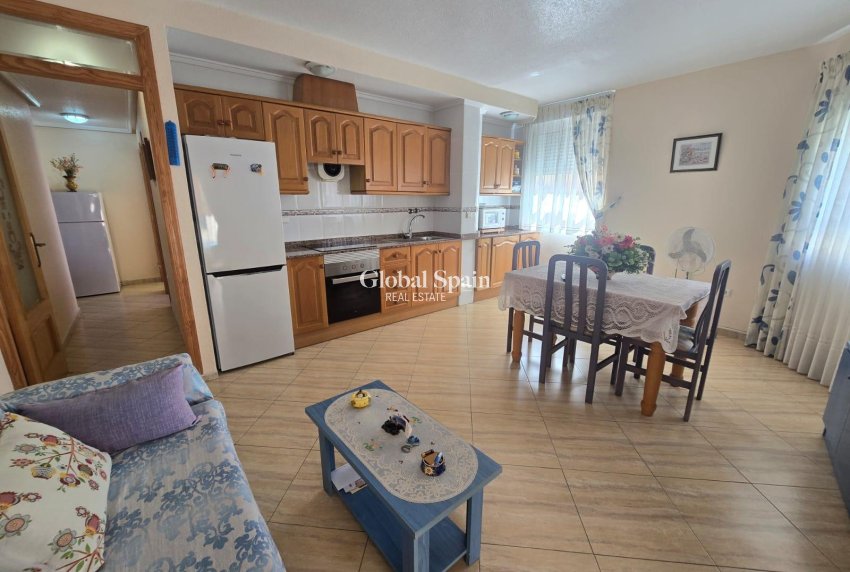 Venta - APARTAMENTO -
TORREVIEJA - Playa del Cura