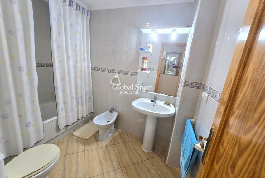 Venta - APARTAMENTO -
TORREVIEJA - Playa del Cura