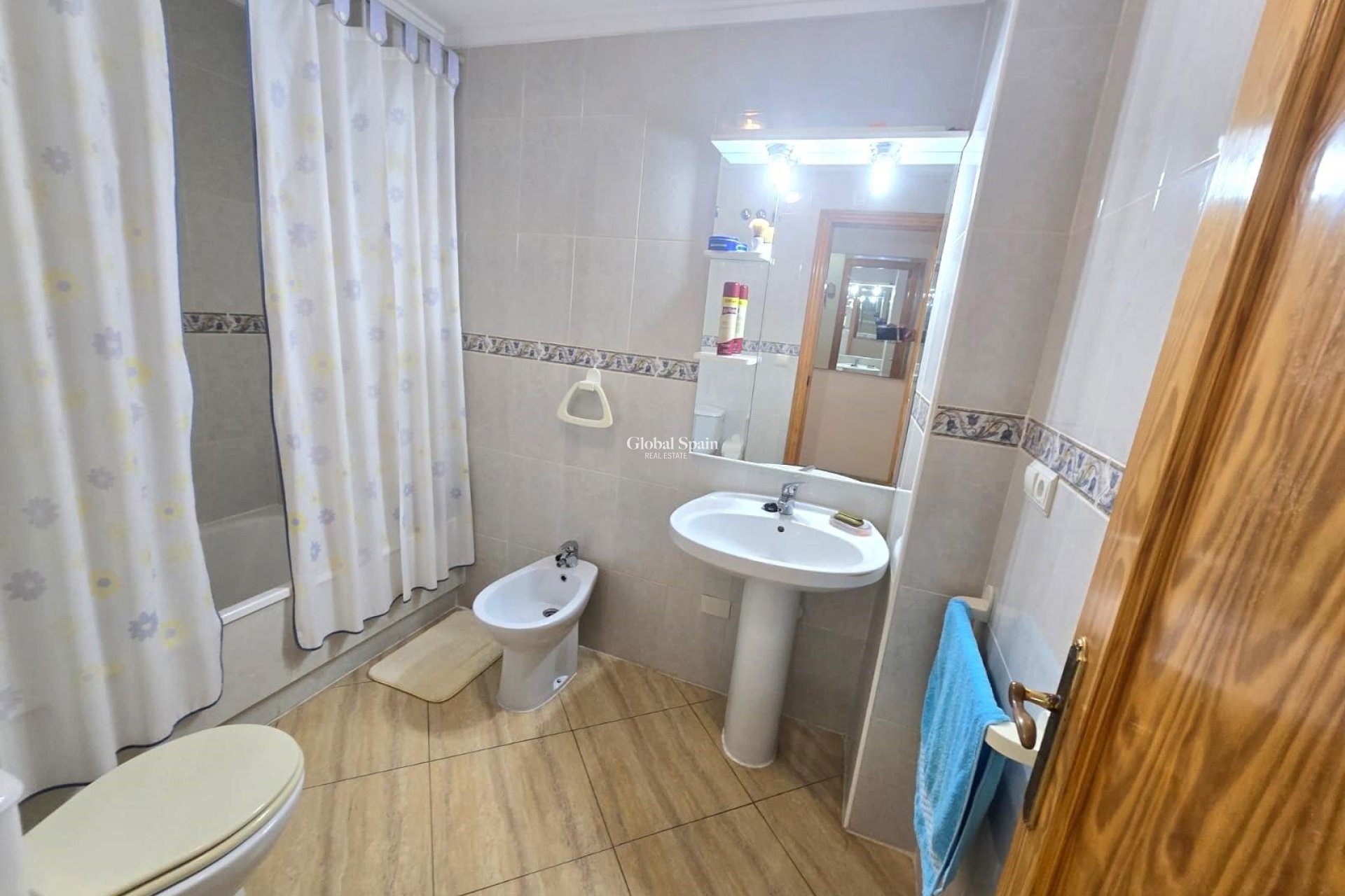 Venta - APARTAMENTO -
TORREVIEJA - Playa del Cura