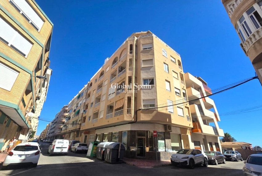 Venta - APARTAMENTO -
TORREVIEJA - Playa del Cura