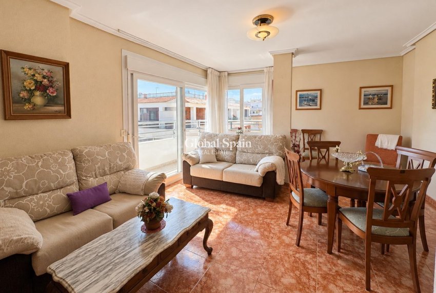Venta - APARTAMENTO -
TORREVIEJA - Playa del cura
