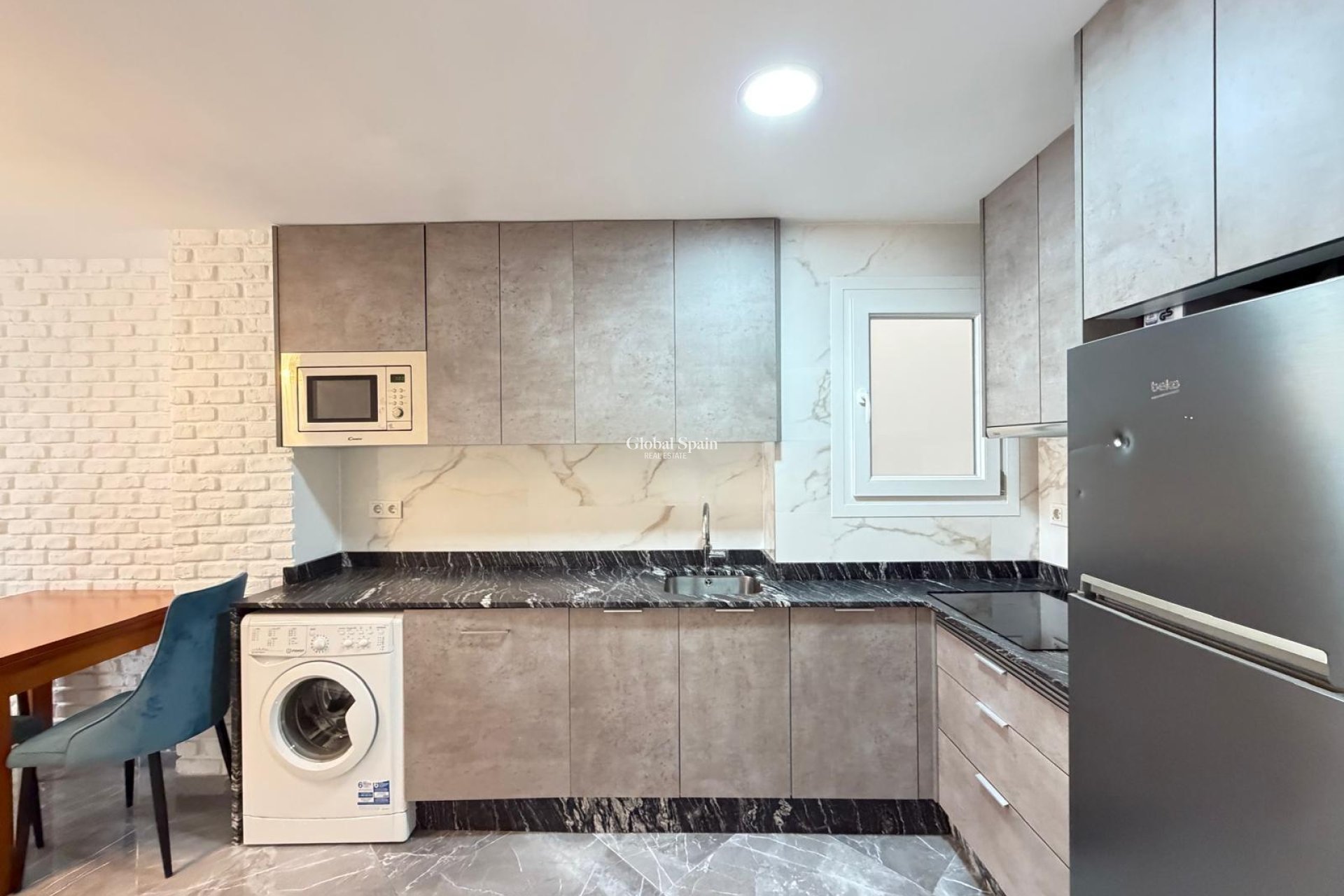 Venta - APARTAMENTO -
TORREVIEJA - Playa del Cura