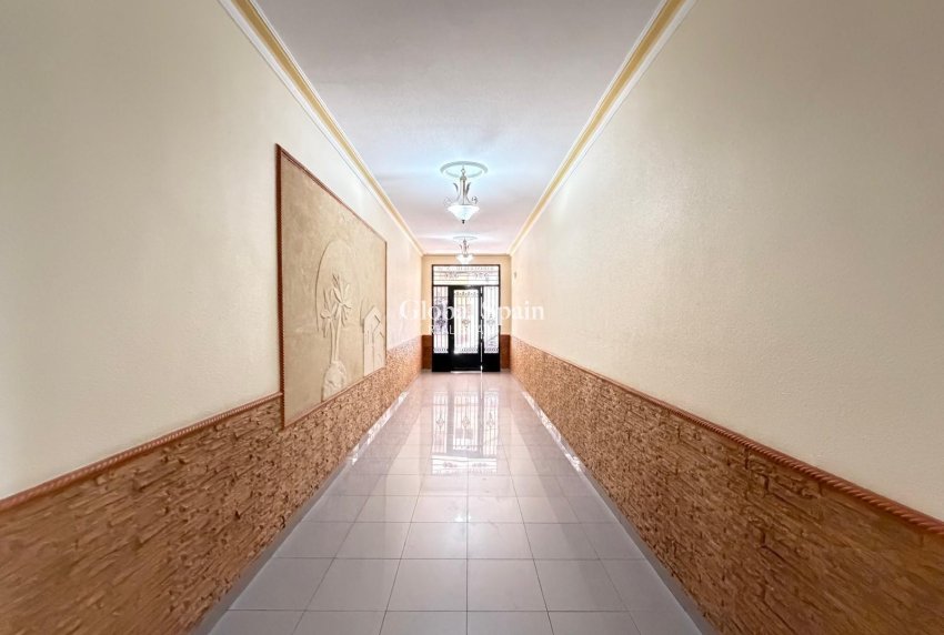 Venta - APARTAMENTO -
TORREVIEJA - Playa del Cura