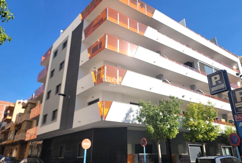 Venta - APARTAMENTO -
TORREVIEJA - Playa del Cura