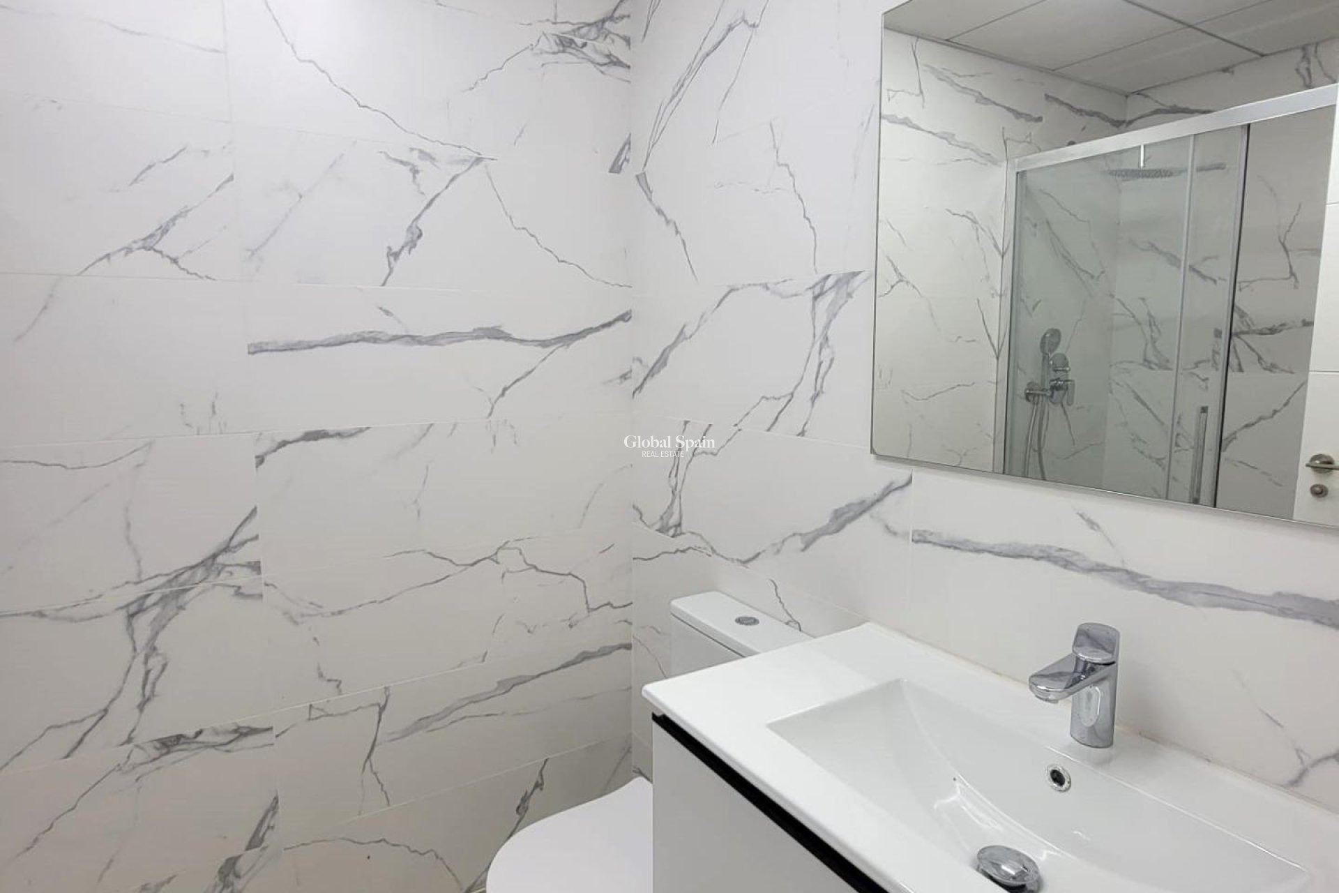 Venta - APARTAMENTO -
TORREVIEJA - Playa del Cura
