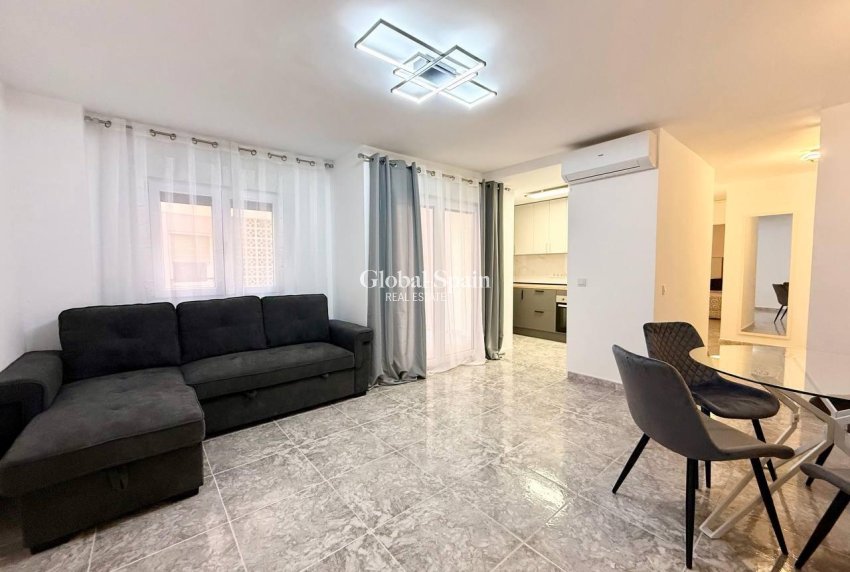 Venta - APARTAMENTO -
TORREVIEJA - Playa del Cura
