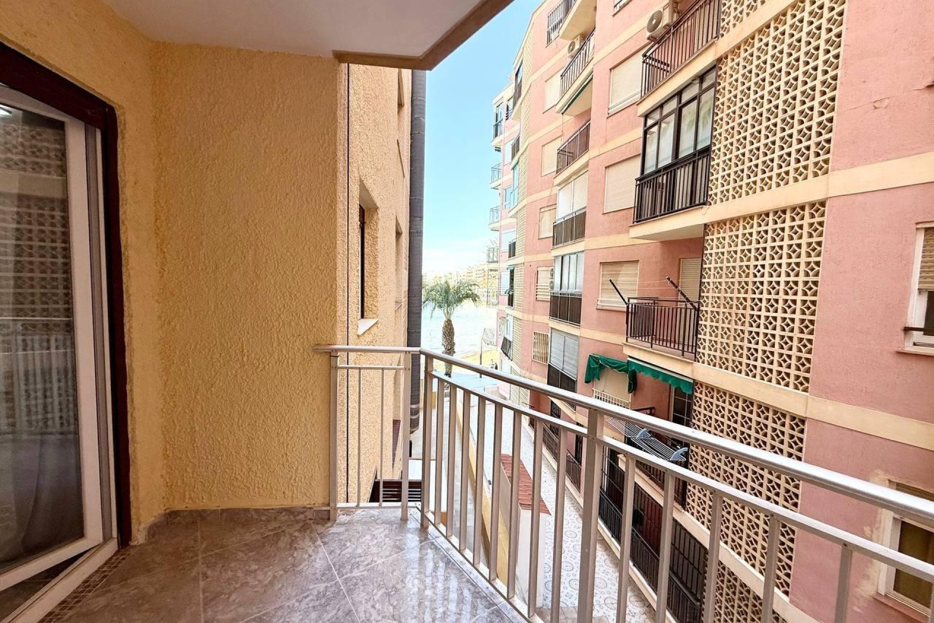 Venta - APARTAMENTO -
TORREVIEJA - Playa del Cura