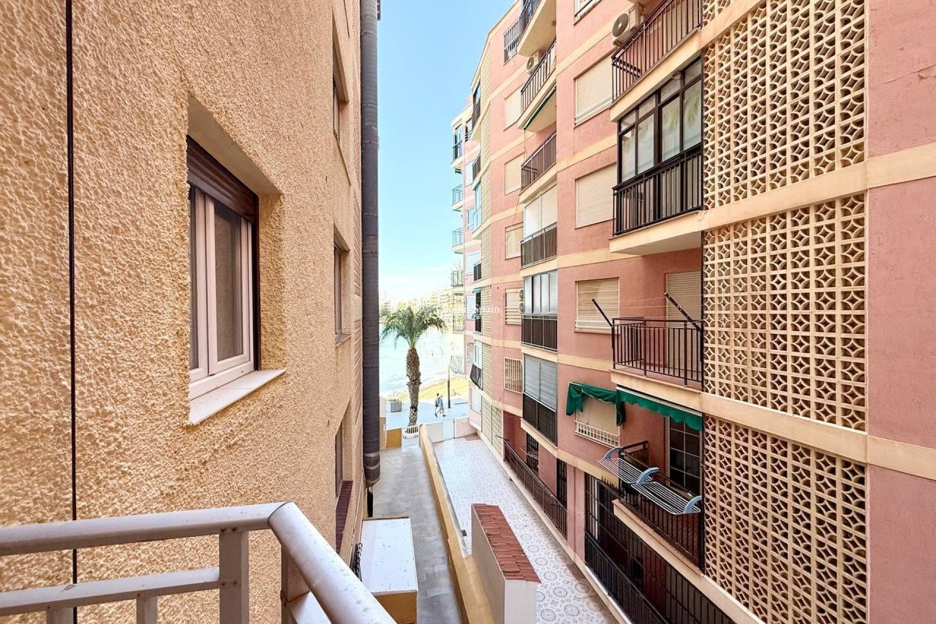 Venta - APARTAMENTO -
TORREVIEJA - Playa del Cura