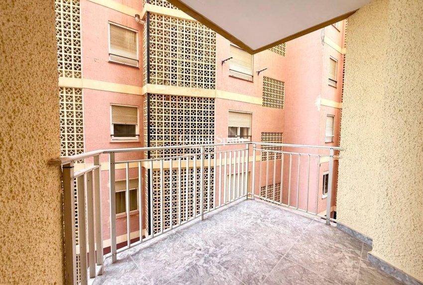 Venta - APARTAMENTO -
TORREVIEJA - Playa del Cura