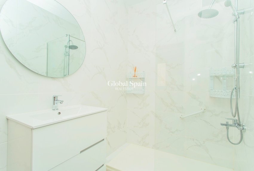 Venta - Apartamento -
TORREVIEJA - Playa del cura