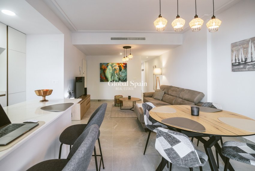 Venta - Apartamento -
TORREVIEJA - Playa del Cura