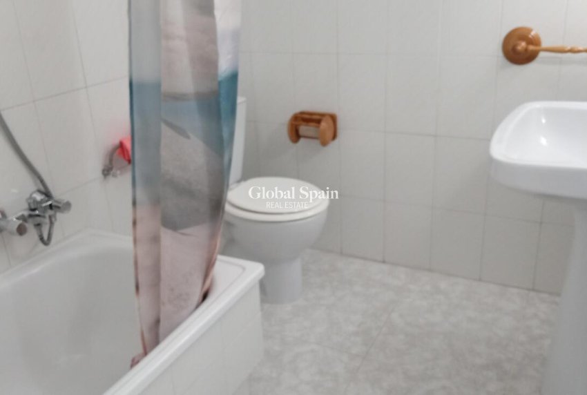 Venta - APARTAMENTO -
TORREVIEJA - PLAYA LOS LOCOS
