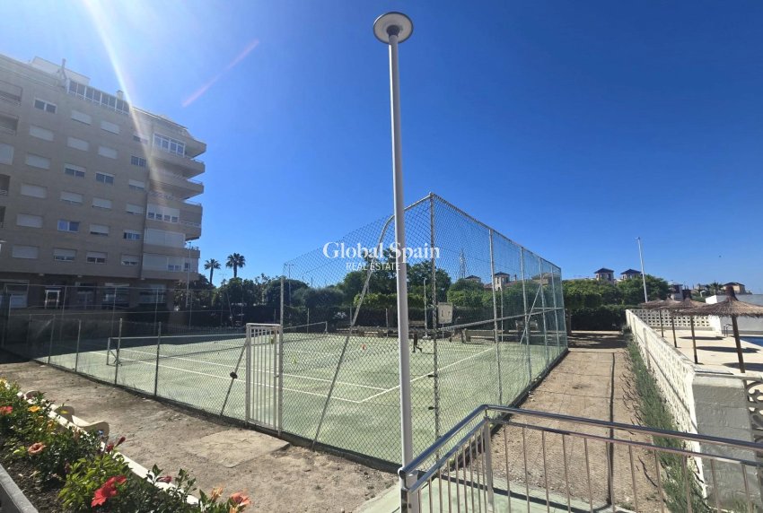 Venta - APARTAMENTO -
TORREVIEJA - Puerto Deportivo Marina Salinas