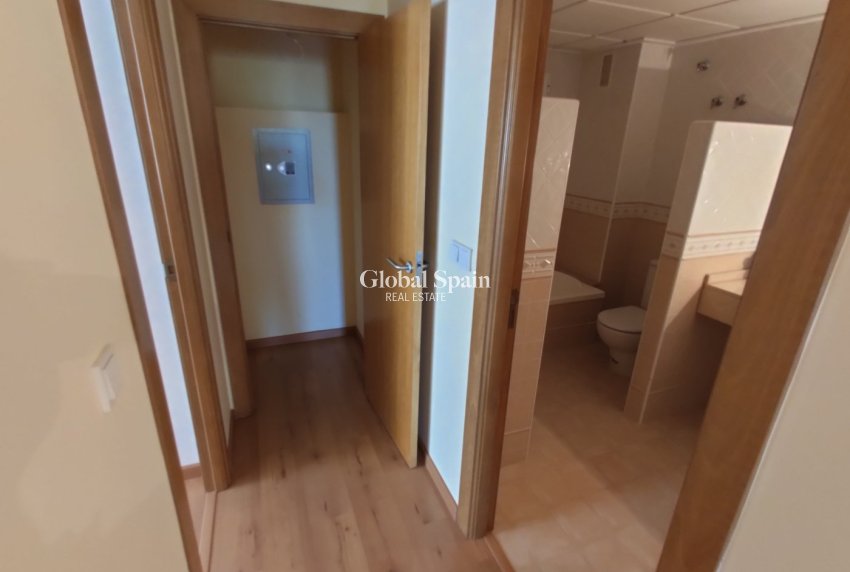 Venta - APARTAMENTO -
TORREVIEJA - Puerto