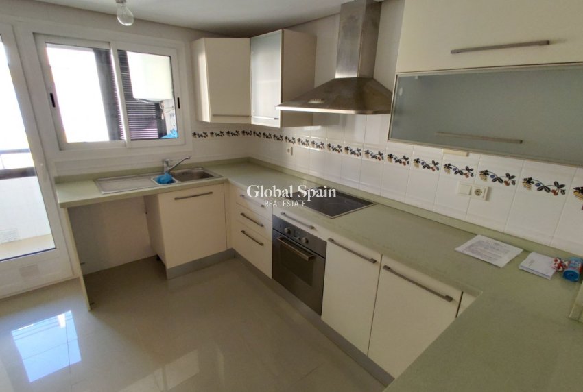 Venta - APARTAMENTO -
TORREVIEJA - Puerto