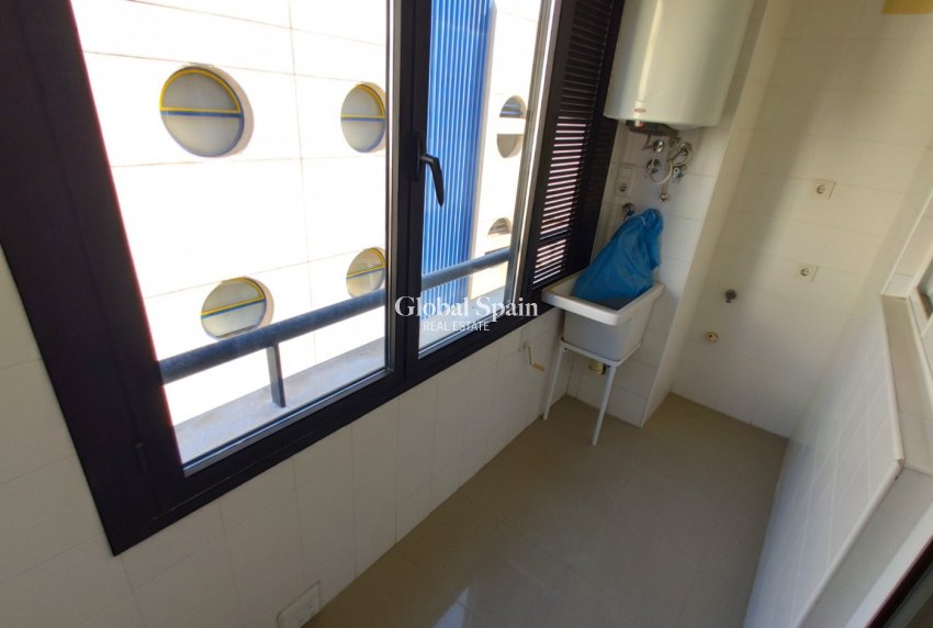 Venta - APARTAMENTO -
TORREVIEJA - Puerto