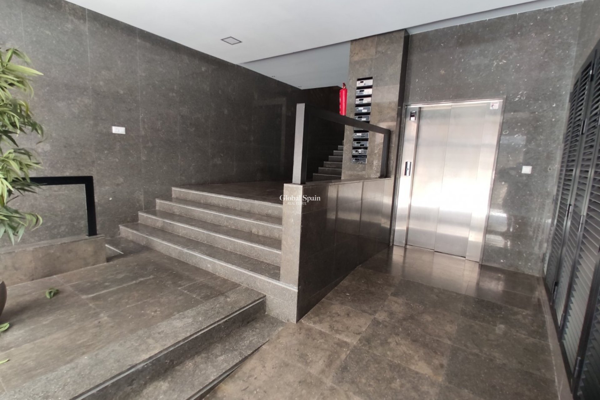 Venta - APARTAMENTO -
TORREVIEJA - Puerto